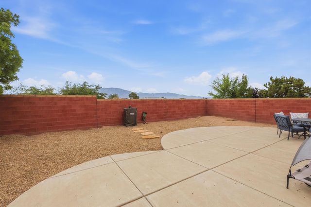 529 Loma Linda Loop NE, Rio Rancho, NM 87124