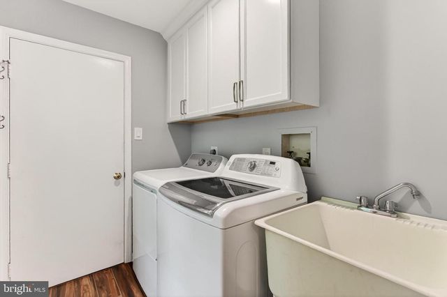 6042 MAKELY DR, Fairfax Station, VA 22039