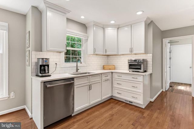 6042 MAKELY DR, Fairfax Station, VA 22039