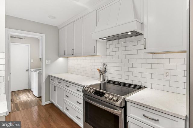 6042 MAKELY DR, Fairfax Station, VA 22039