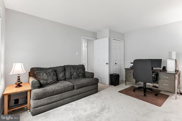 6042 MAKELY DR, Fairfax Station, VA 22039