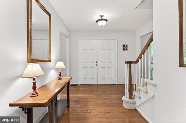 6042 MAKELY DR, Fairfax Station, VA 22039