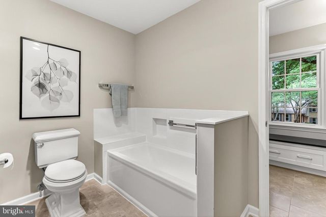6042 MAKELY DR, Fairfax Station, VA 22039