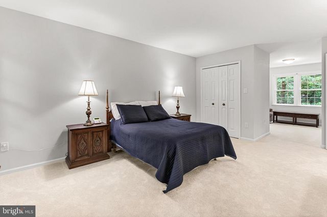 6042 MAKELY DR, Fairfax Station, VA 22039