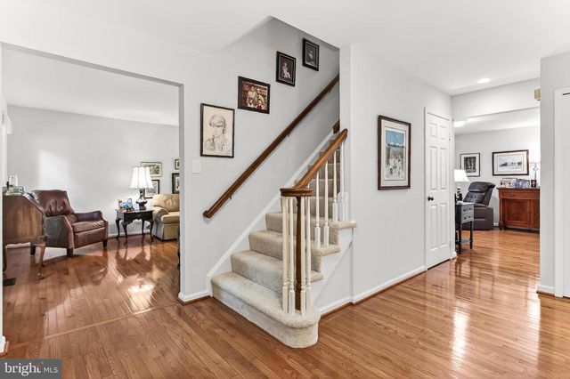 6042 MAKELY DR, Fairfax Station, VA 22039