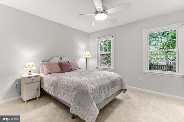 6042 MAKELY DR, Fairfax Station, VA 22039