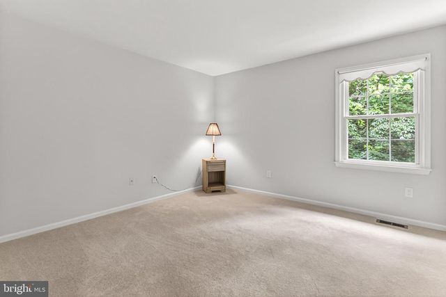 6042 MAKELY DR, Fairfax Station, VA 22039