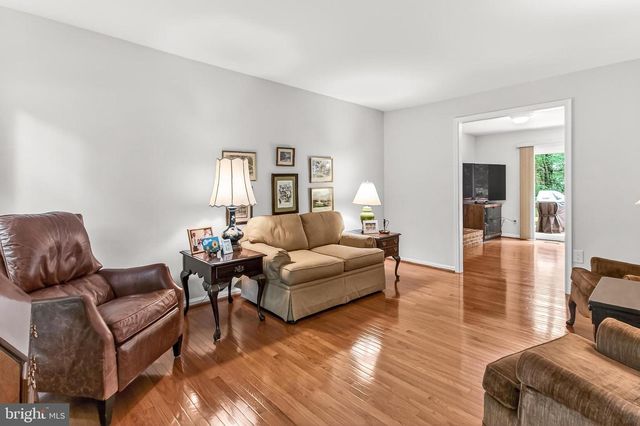 6042 MAKELY DR, Fairfax Station, VA 22039
