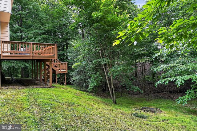 6042 MAKELY DR, Fairfax Station, VA 22039