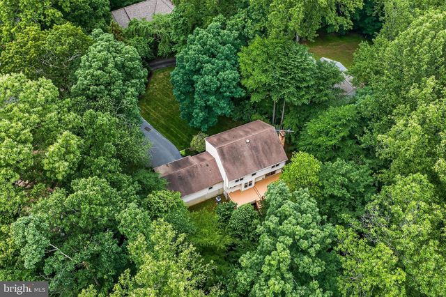 6042 MAKELY DR, Fairfax Station, VA 22039