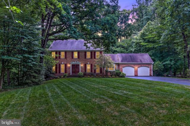 6042 MAKELY DR, Fairfax Station, VA 22039