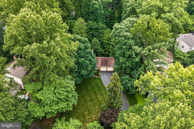6042 MAKELY DR, Fairfax Station, VA 22039