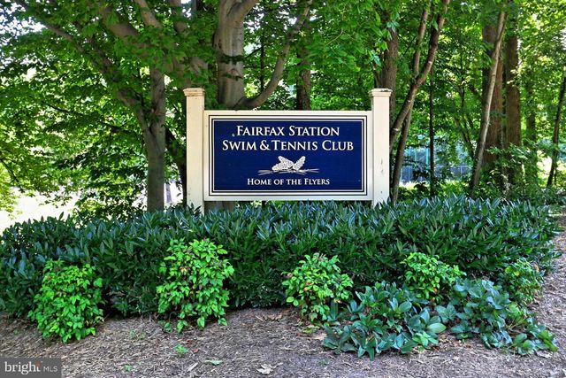 6042 MAKELY DR, Fairfax Station, VA 22039