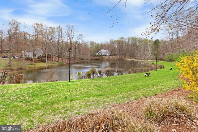 6042 MAKELY DR, Fairfax Station, VA 22039
