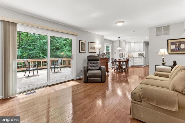 6042 MAKELY DR, Fairfax Station, VA 22039