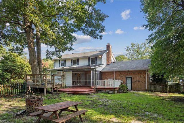 501 Meadowfield RD, Yorktown, VA 23692