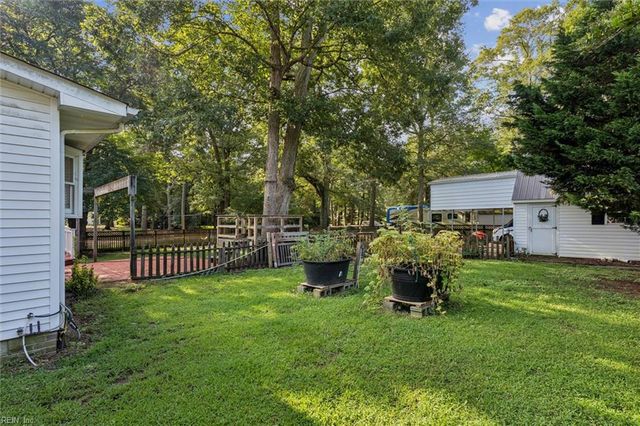 501 Meadowfield RD, Yorktown, VA 23692