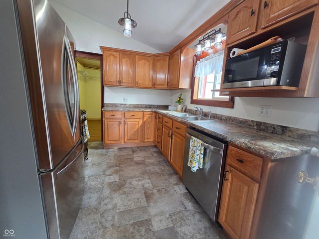 2871 W High Street, Flat Rock, IN 47234