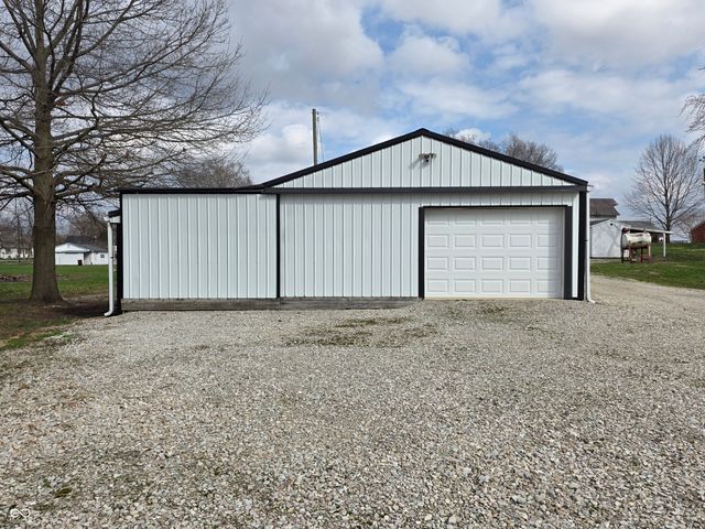 2871 W High Street, Flat Rock, IN 47234
