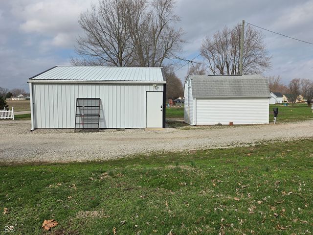 2871 W High Street, Flat Rock, IN 47234