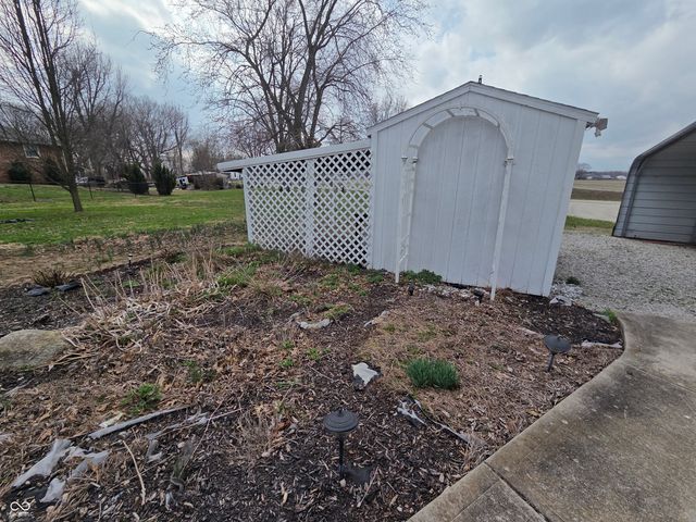 2871 W High Street, Flat Rock, IN 47234