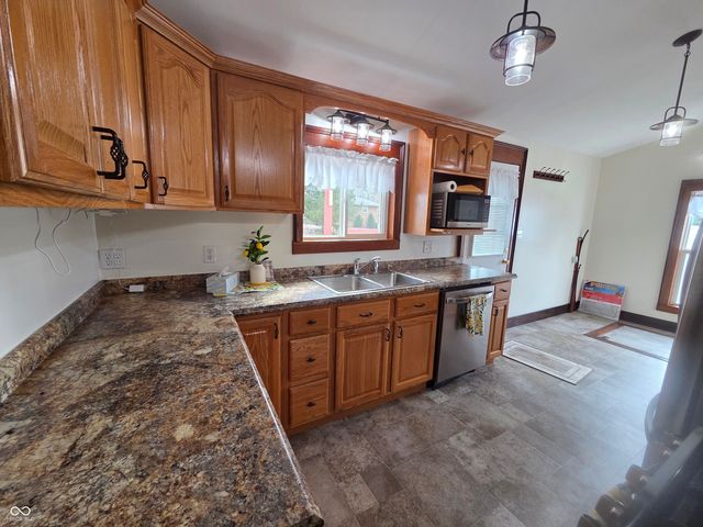 2871 W High Street, Flat Rock, IN 47234