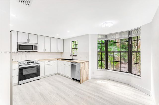 7829 La Mirada Dr, Boca Raton, FL 33433