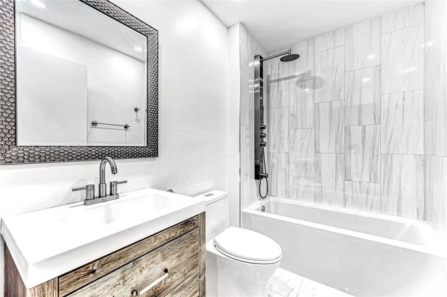 7829 La Mirada Dr, Boca Raton, FL 33433