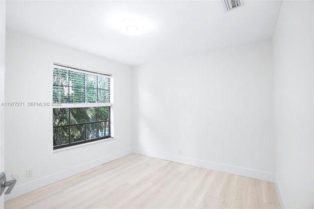 7829 La Mirada Dr, Boca Raton, FL 33433