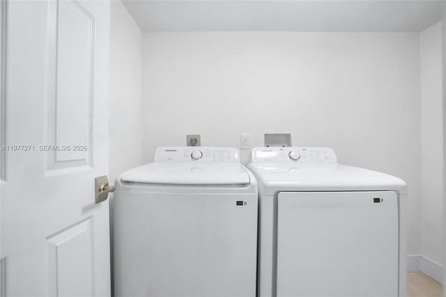 7829 La Mirada Dr, Boca Raton, FL 33433