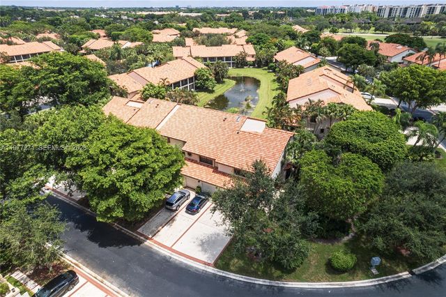 7829 La Mirada Dr, Boca Raton, FL 33433