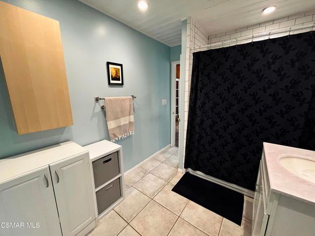 9333 Rowell Avenue, Chatsworth, CA 91311