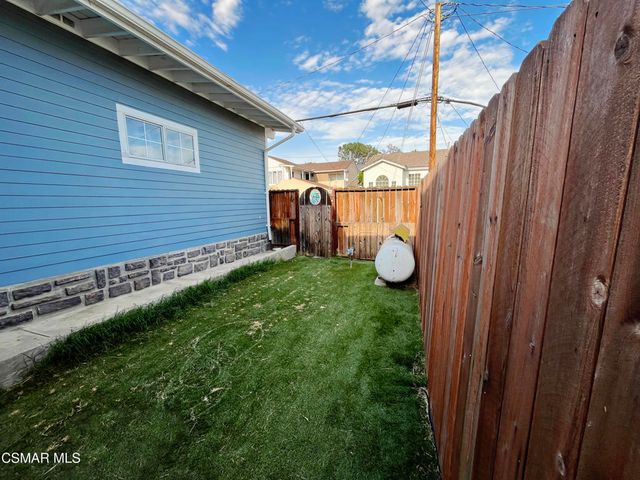 9333 Rowell Avenue, Chatsworth, CA 91311