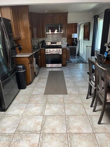 9333 Rowell Avenue, Chatsworth, CA 91311