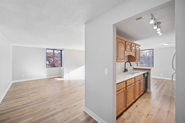 505 36th Street 302, Des Moines, IA 50312