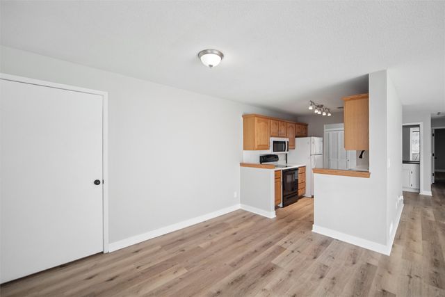 505 36th Street 302, Des Moines, IA 50312