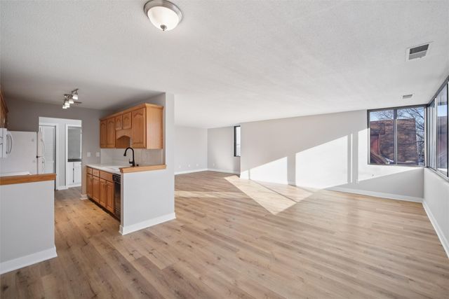 505 36th Street 302, Des Moines, IA 50312