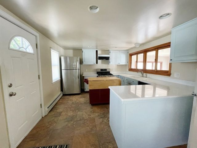 45 Pike St 1, Salisbury, MA 01952