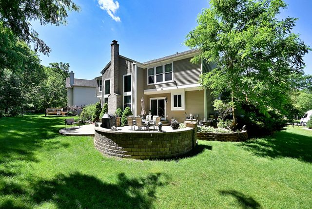 10 Sequoia Court, Streamwood, IL 60107