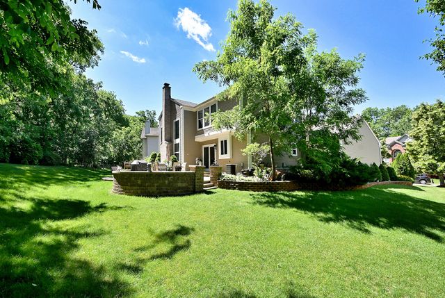 10 Sequoia Court, Streamwood, IL 60107