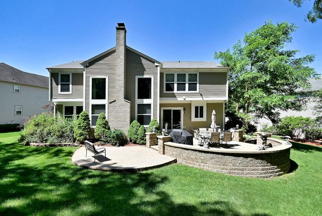 10 Sequoia Court, Streamwood, IL 60107