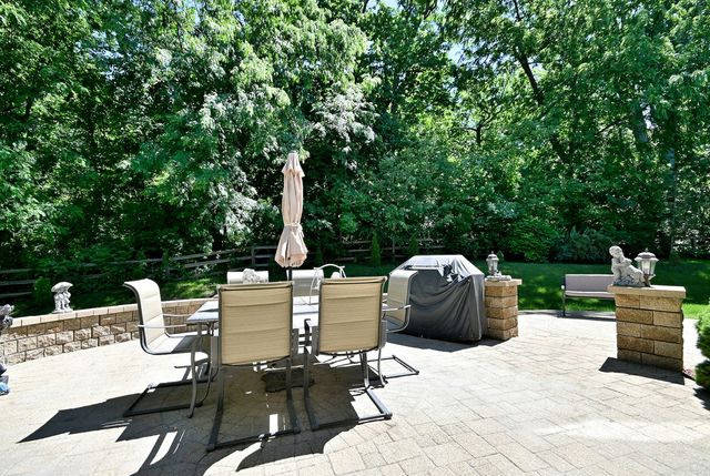 10 Sequoia Court, Streamwood, IL 60107
