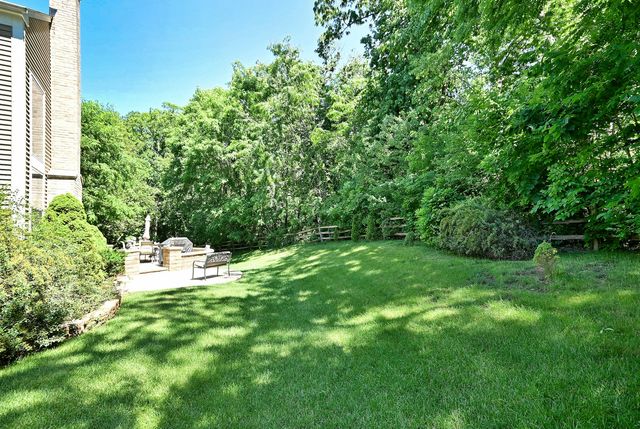 10 Sequoia Court, Streamwood, IL 60107