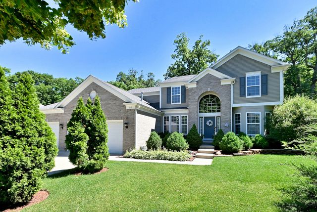 10 Sequoia Court, Streamwood, IL 60107