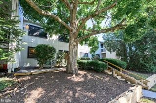 246 SUMMIT HOUSE #246, West Chester, PA 19382