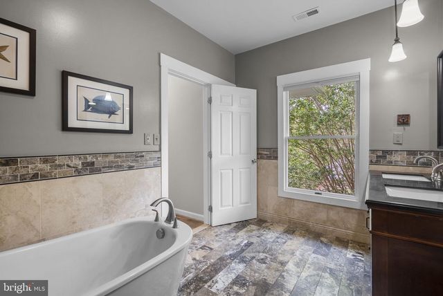 7 RIVERVIEW RD, Severna Park, MD 21146