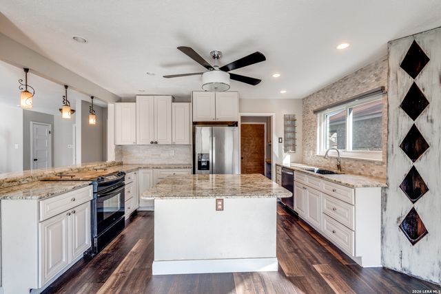 3609 Whitefield Sq, Schertz, TX 78154