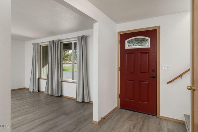 55135 Foster Road, Bend, OR 97707