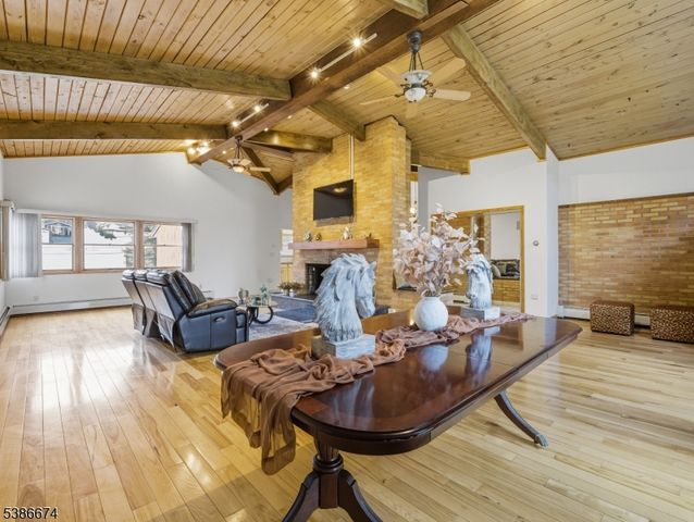 135 Jefferson Pl, Totowa Boro, NJ 07512