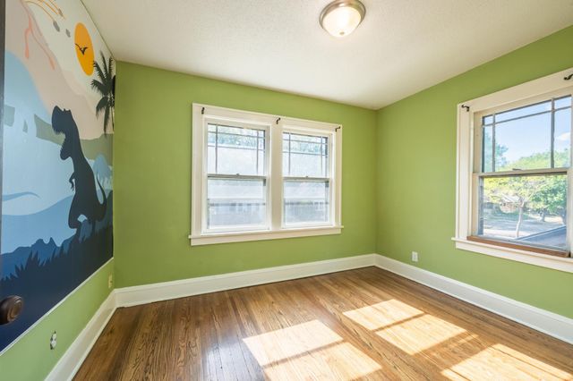 3242 Newton Avenue N, Minneapolis, MN 55412